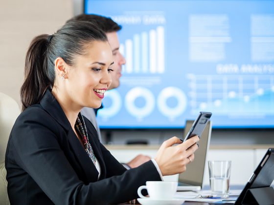 CieloVision Turn Every Screen into a Smart Sales Assistant: How AI-Powered Digital Displays Are Transforming Retail